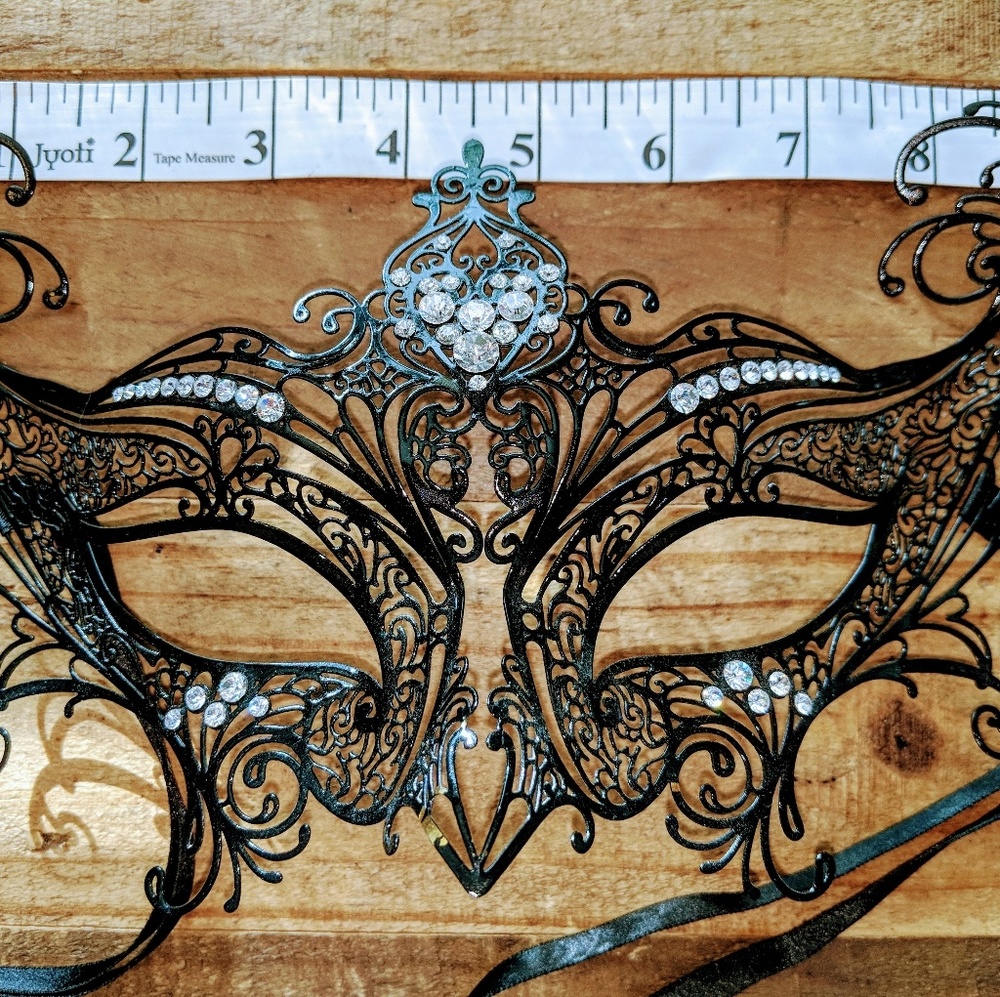 Butterfly Masquerade Mask - Picture 6 of 6